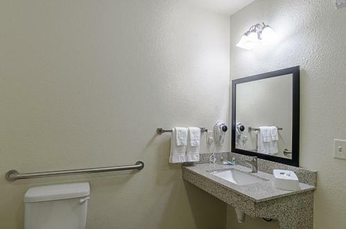 Hotel Cobblestone Inn & Suites - Guernsey