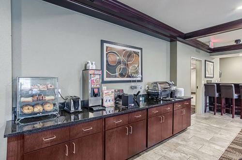 Hotel Cobblestone Inn & Suites - Guernsey
