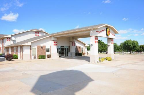 Hotel Super 8 By Wyndham Lamar