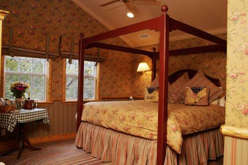 Hotel Circle Bar B Guest Ranch