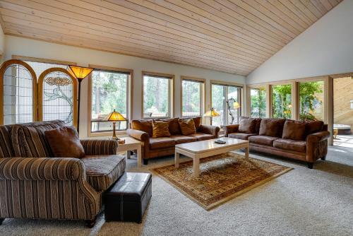 Poplar 12 | Discover Sunriver