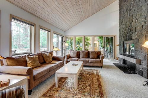 Poplar 12 | Discover Sunriver