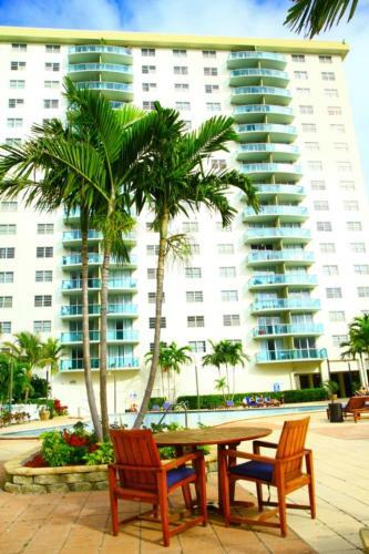 Apartamento Collins Condo #105482