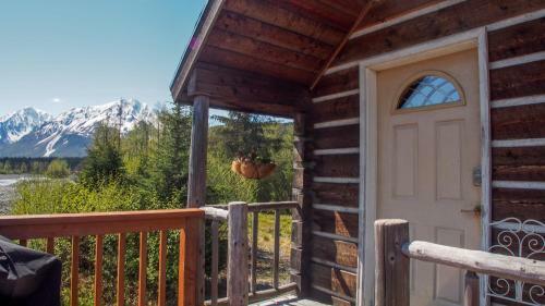 Glacier Creek Cabins