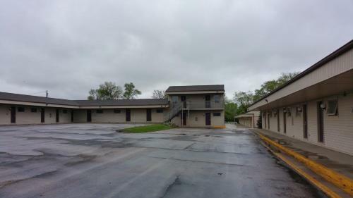 Hotel Amerivu Inn - New Hampton