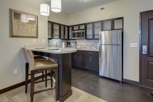 Hotel Staybridge Suites St. Louis-westport