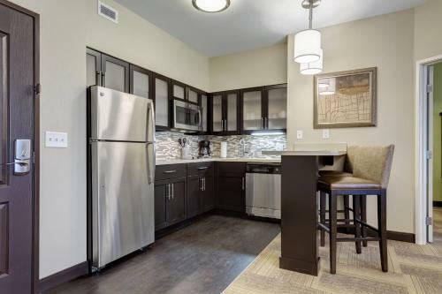 Hotel Staybridge Suites St. Louis-westport