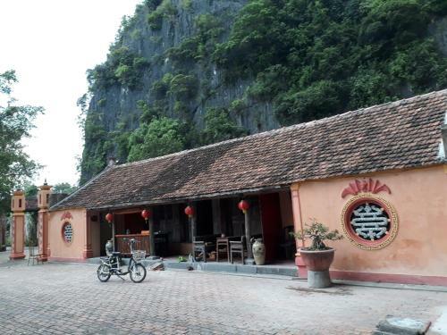 Vietnamese Ancient Village- Lang Viet Co Hotel