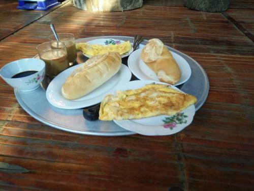 Cuc Phuong Hao Tham Homestay Hotel