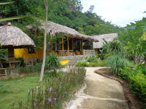 Hotel Mai Chau Sunrise Village