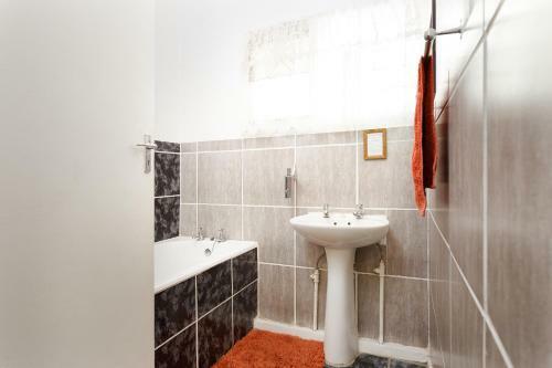 Hostal Sunrose Group Of Guesthouses