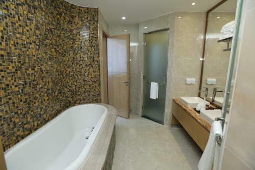 Ulanhot Mengjia Grand Hotel