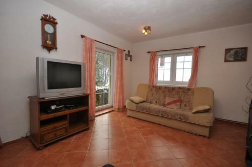 Holiday Home Mrklov/riesengebirge 2468