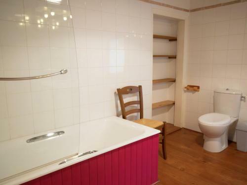 Spacious Holiday Home With Private Swimming Pool In Arfons