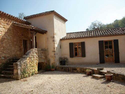 Spacious Holiday Home In Fumel With Swimming Pool