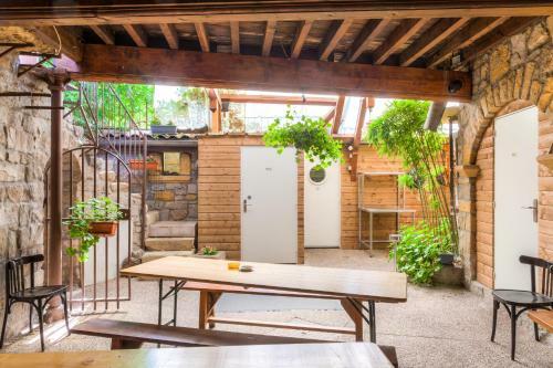 Bed & Breakfast Aux Prisons De Montagny