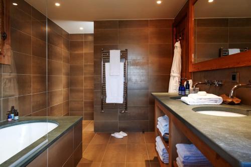 Mussillon Chalet Sleeps 14 Wifi