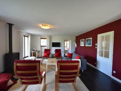 Cozy Villa In Montbrun-des-corbieres With Private Pool