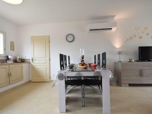 Quaint Villa In Montmeyan With Private Garden
