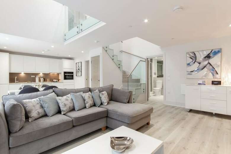Apartamento Citystay - Midsummer Mews