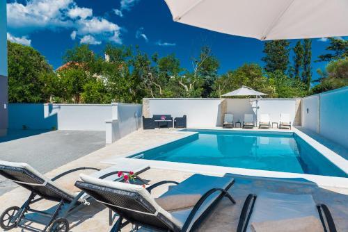 Apartamento Andy 2 Modern & Centrally Ap With A Pool