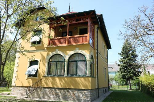 Anna Villa