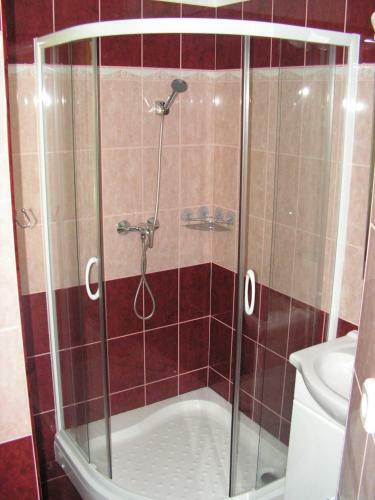 Nefelejcs Fagyiz� �s Apartmanh�z