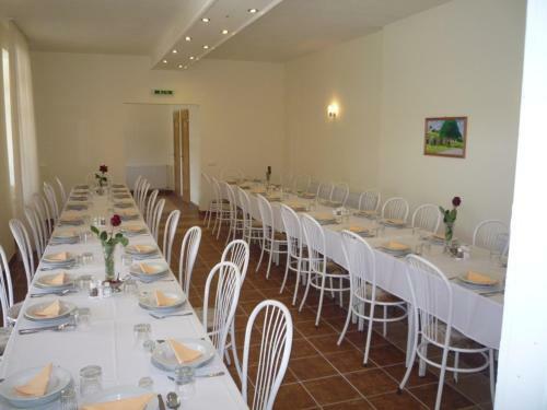 Hostal Aba Vez�r Panzi� �s �tterem