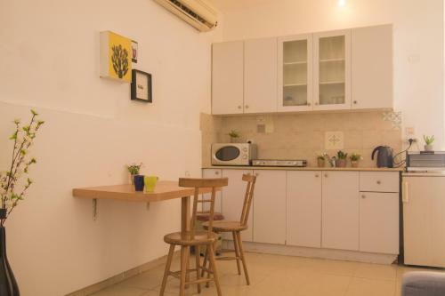 New Stunning 2 Rooms Apartment By The Beach