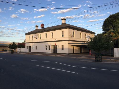 Finley Country Club Hotel Motel