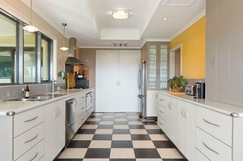 Luxury Waterfront Family Home-tasmania (i)-l'abode