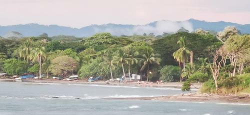 Hostal Oceanfront Gem At La Joya De Lagarto