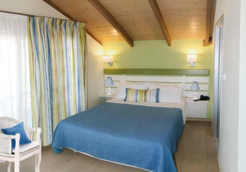 Hotel Whitesands Beach Resort