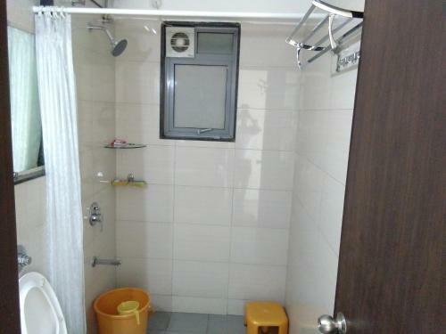 Hostal 3bhk Pure Veg Apartment In Amanora