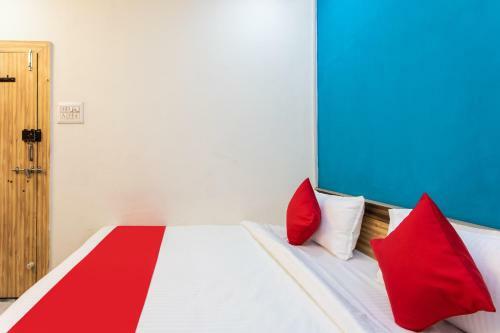 Hotel Oyo 27755 Samrat
