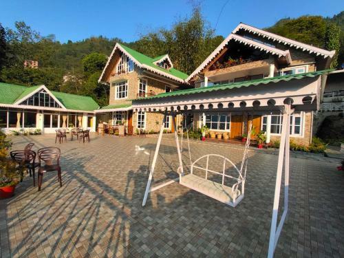 Hotel Udaan Alpine Village Resort