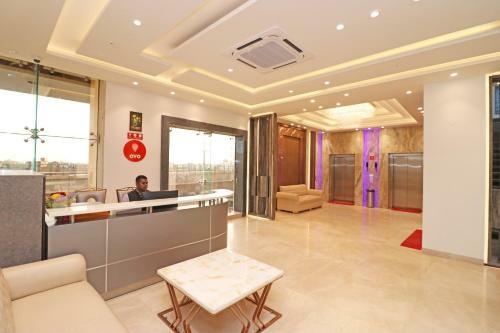 Oyo 12464 Hotel C Pearls