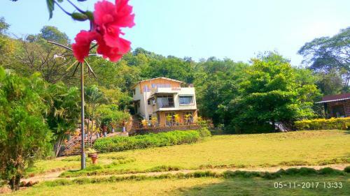 Hotel Giriraj Farm Hill Resort