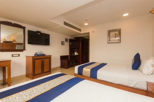 Golden Chariot Vasai Hotel