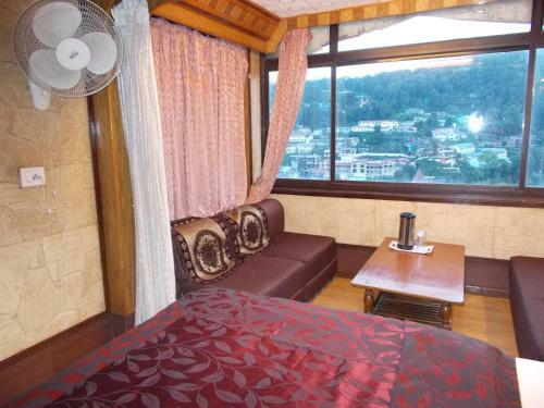 Hotel Comfortable Rooms Fitted With Modern Amenities