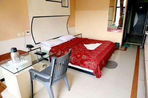 Hotel Larica Holiday Inn Tarapith