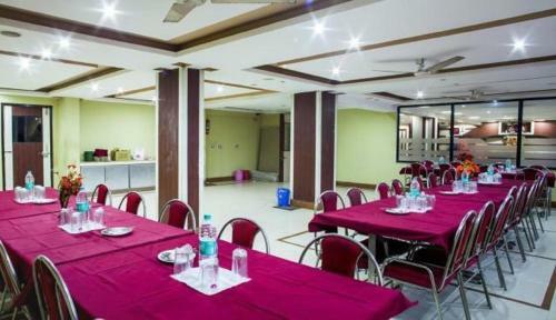 Hotel Larica Holiday Inn Tarapith