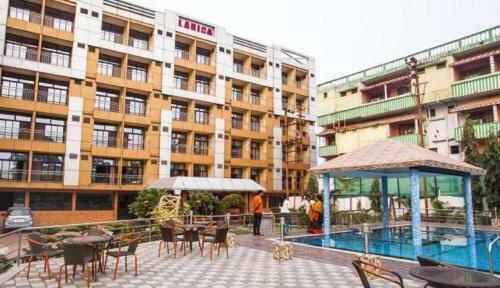 Hotel Larica Holiday Inn Tarapith