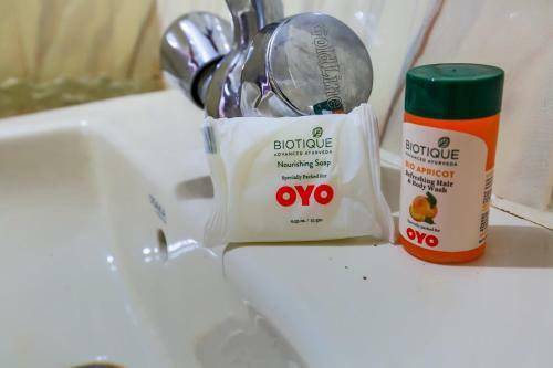 Oyo 12738 Hotel Diamond