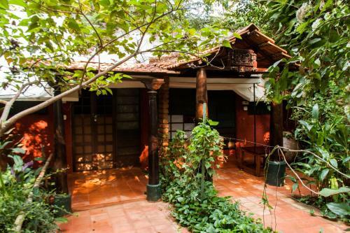 Hostal Sharnga Guest House
