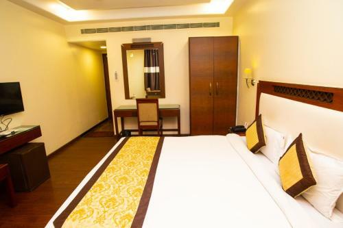 Simran Heritage(business Hotel)
