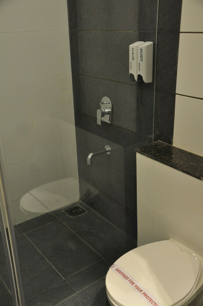 Mango Hotels Tansha Regal