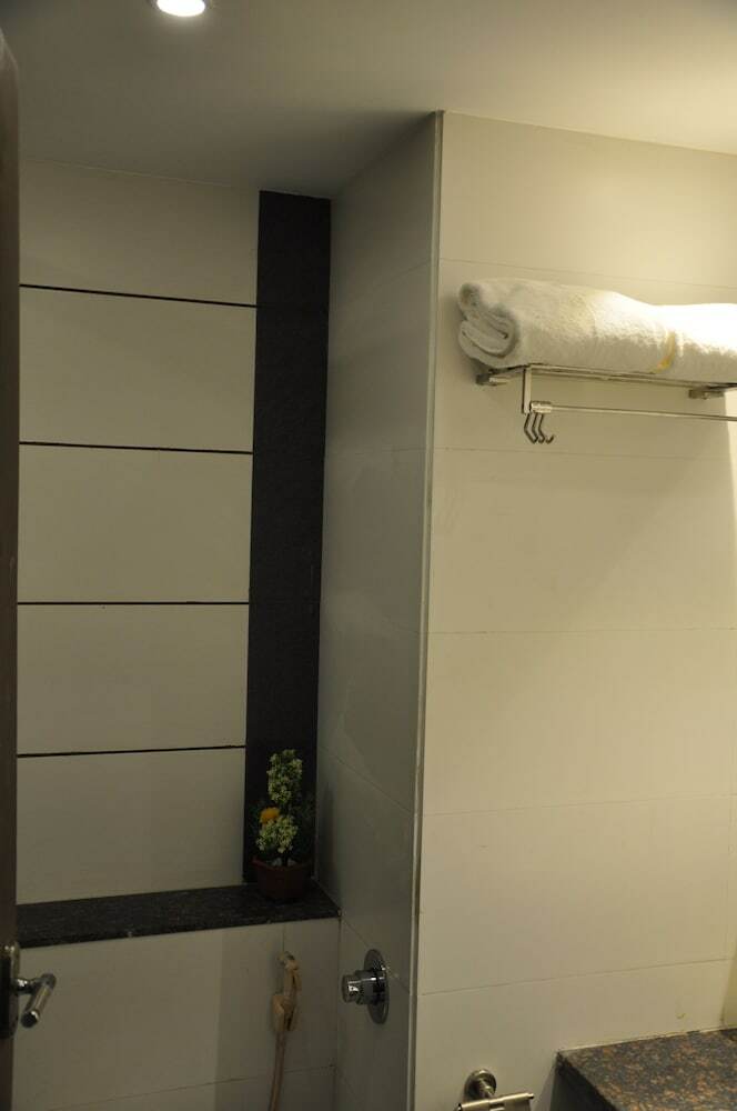 Mango Hotels Tansha Regal