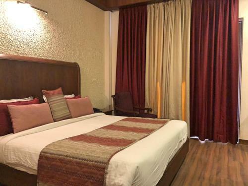Hotel Corbett Wild Iris Spa And Resort