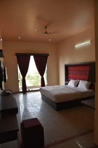 Hotel Chitrakoot Garden And Resorts